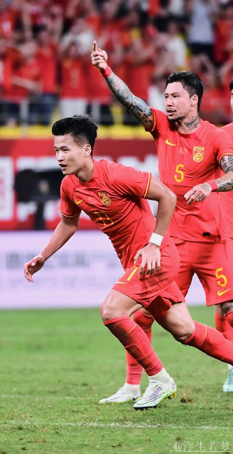 林良铭突入禁区 巧妙晃防弧线破门