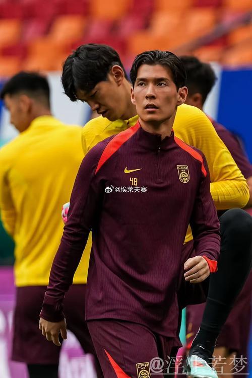 国足备战荣誉之战 侯永永、刘祝润火线驰援